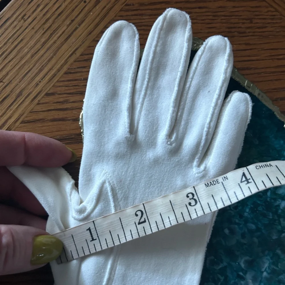 Vintage White 3/4 Length Gloves